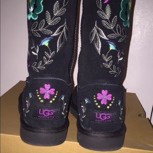 Ugg Juliette black size 8